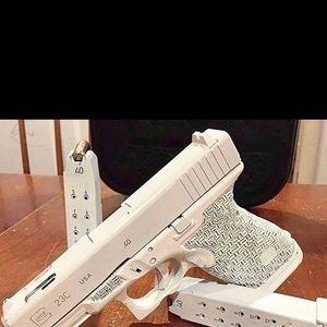 Meet your Posher, Dominique